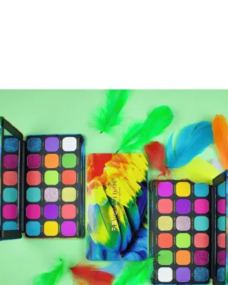 Makeup Revolution Forever Flawless Bird of Paradise Shadow Palette